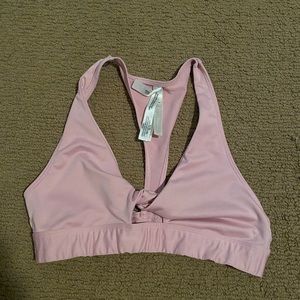 Victoria’s Secret Front Twist/Knot Sports Bra